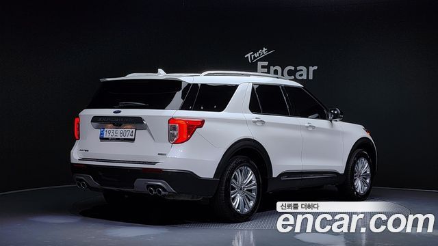 Ford Explorer 2021 thumb 3
