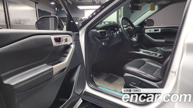 Ford Explorer 2021 thumb 11
