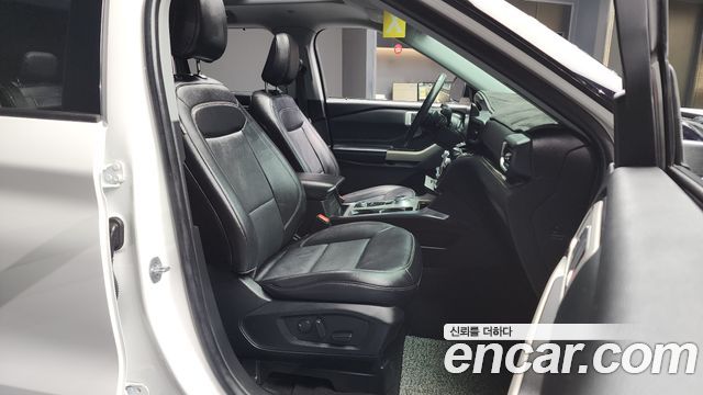 Ford Explorer 2021 thumb 12