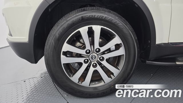 SsangYong Rexton 2013 thumb 5