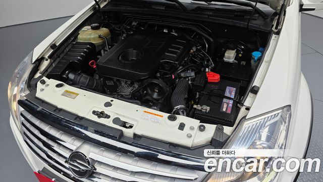 SsangYong Rexton 2013 thumb 6