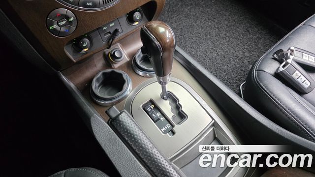 SsangYong Rexton 2013 thumb 9