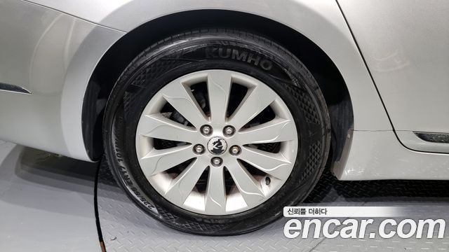 Kia K7 2010 thumb 6