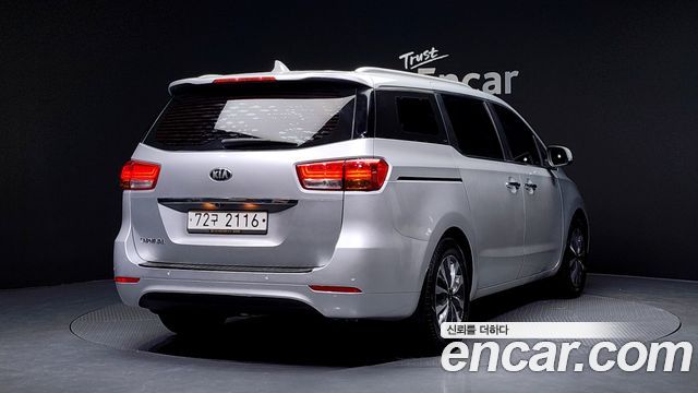 Kia Carnival 2014 thumb 2