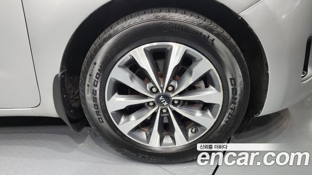 Kia Carnival 2014 thumb 5