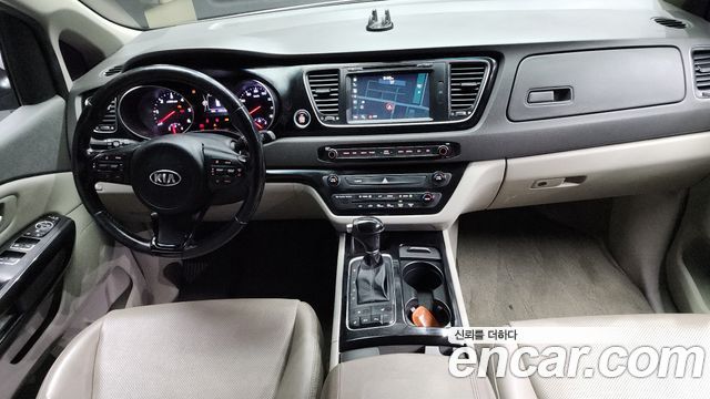 Kia Carnival 2014 thumb 7
