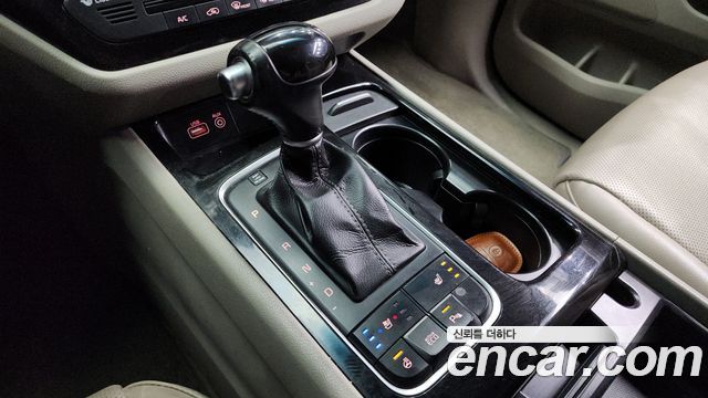 Kia Carnival 2014 thumb 9