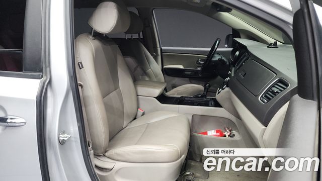 Kia Carnival 2014 thumb 12