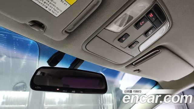 Kia Carnival 2014 thumb 11