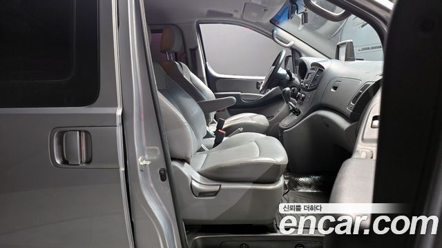 Hyundai Starex 2017 thumb 11
