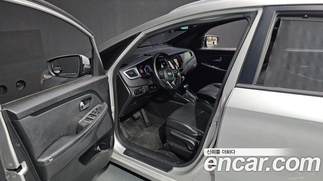 Kia Carens 2013 thumb 10