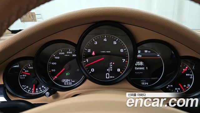 Porsche Panamera 2011 thumb 9