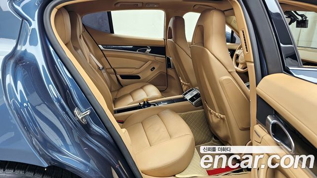 Porsche Panamera 2011 thumb 12