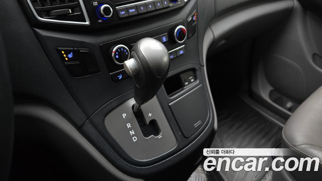 Hyundai Starex 2016 thumb 10