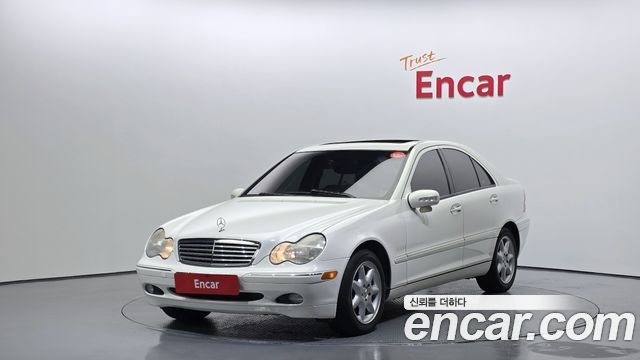 Mercedes-Benz C-Class 2004 thumb 2