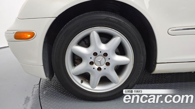 Mercedes-Benz C-Class 2004 thumb 5