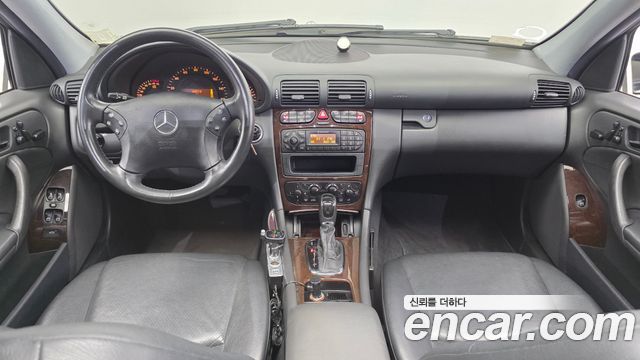 Mercedes-Benz C-Class 2004 thumb 7
