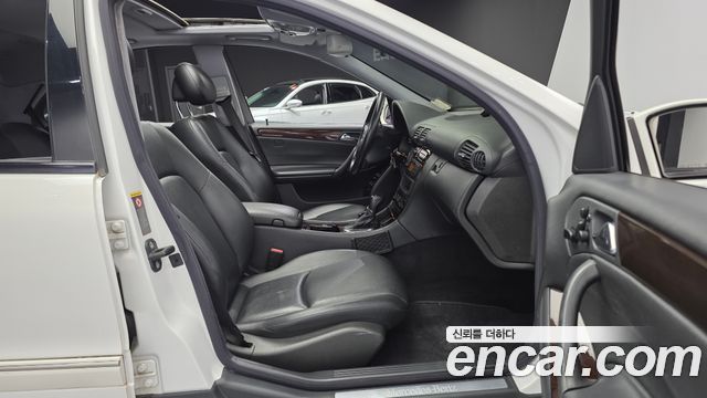Mercedes-Benz C-Class 2004 thumb 10