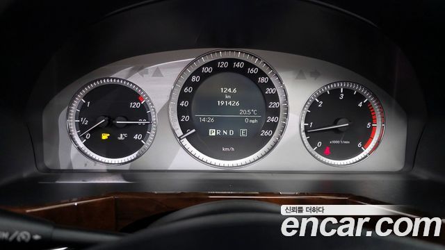 Mercedes-Benz GLK 2010 thumb 8