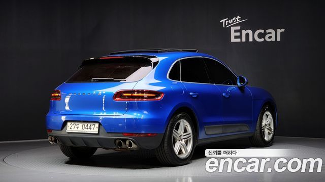 Porsche Macan 2015 thumb 3