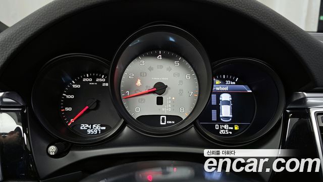 Porsche Macan 2015 thumb 9
