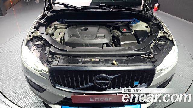 Volvo XC60 2017 thumb 6