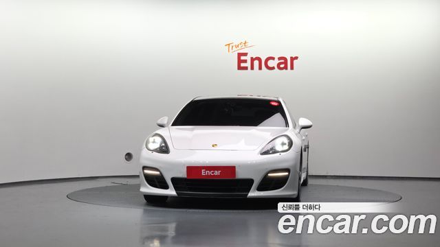 Porsche Panamera 2012 thumb 3