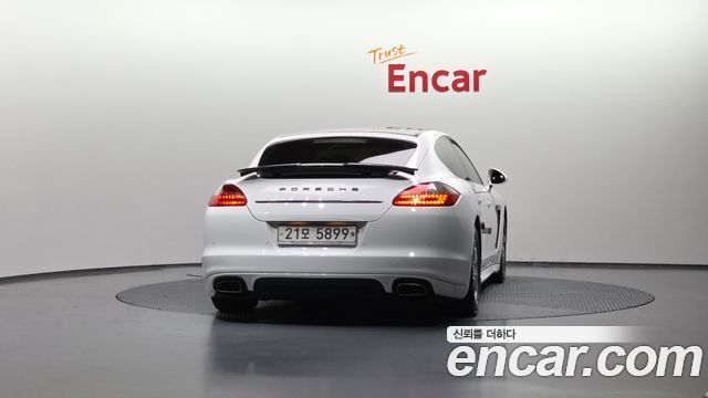 Porsche Panamera 2012 thumb 4