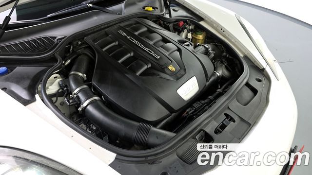 Porsche Panamera 2012 thumb 6