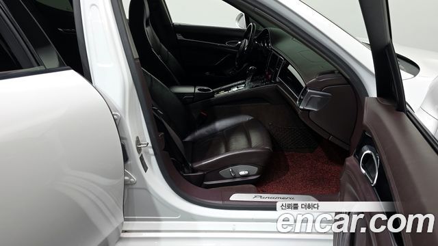 Porsche Panamera 2012 thumb 12
