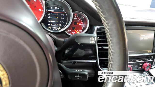 Porsche Panamera 2012 thumb 11