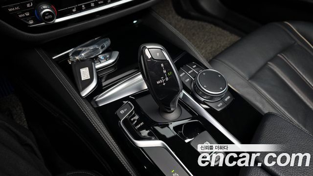 BMW 5 серии 2018 thumb 9