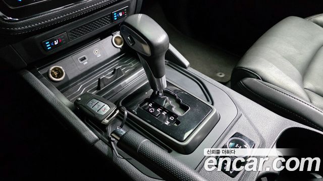 SsangYong Rexton 2021 thumb 10