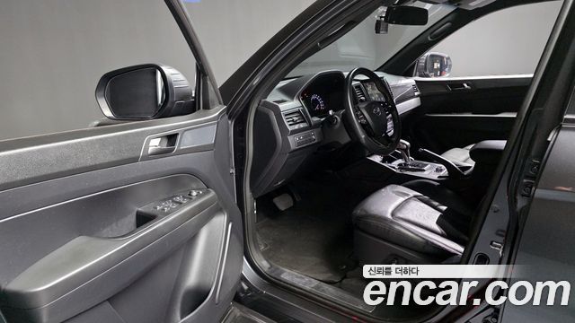 SsangYong Rexton 2021 thumb 11