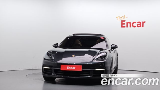 Porsche Panamera 2018 thumb 4
