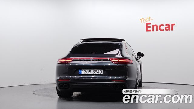 Porsche Panamera 2018 thumb 5