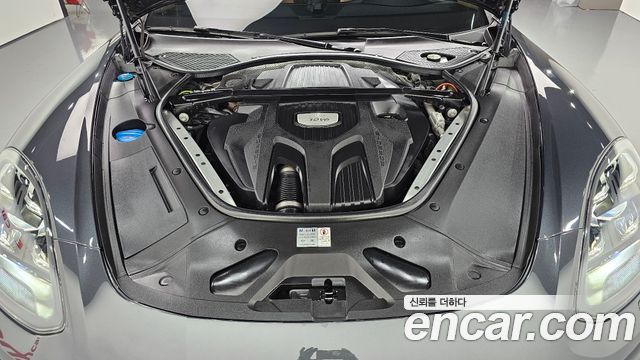 Porsche Panamera 2018 thumb 7