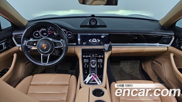 Porsche Panamera 2018 thumb 8