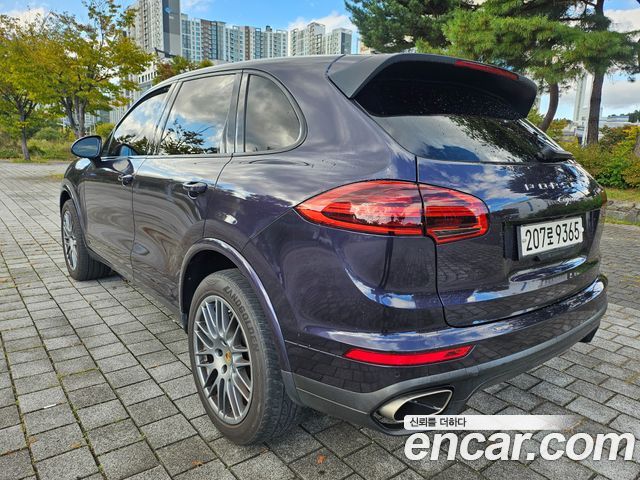Porsche Cayenne 2018 thumb 6