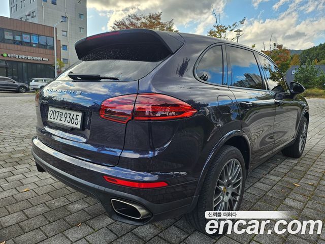 Porsche Cayenne 2018 thumb 8