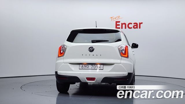SsangYong Tivoli 2015 thumb 5