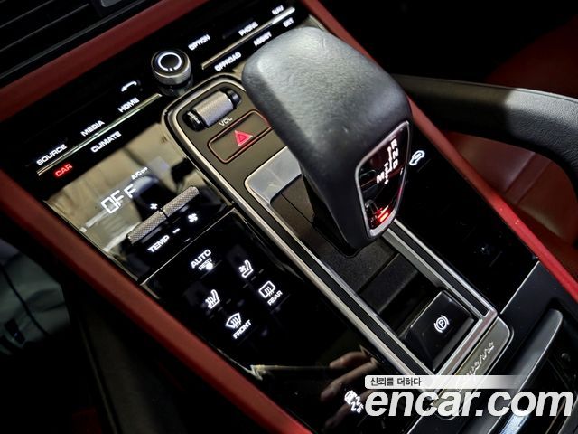 Porsche Cayenne 2019 thumb 10
