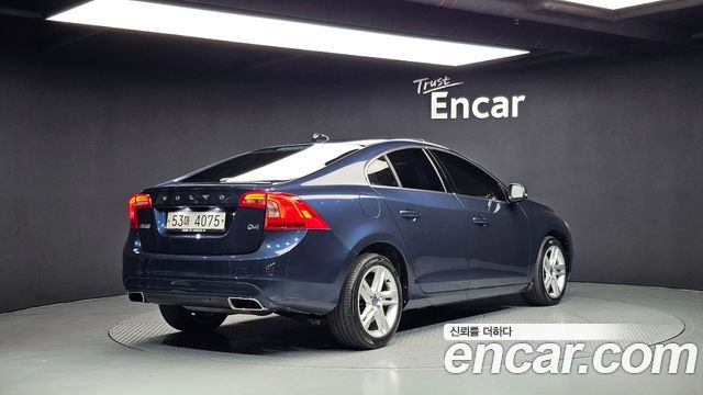 Volvo S60 2015 thumb 3