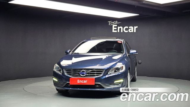Volvo S60 2015 thumb 4