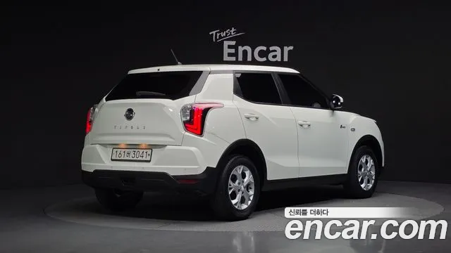 SsangYong Tivoli 2021 thumb 3
