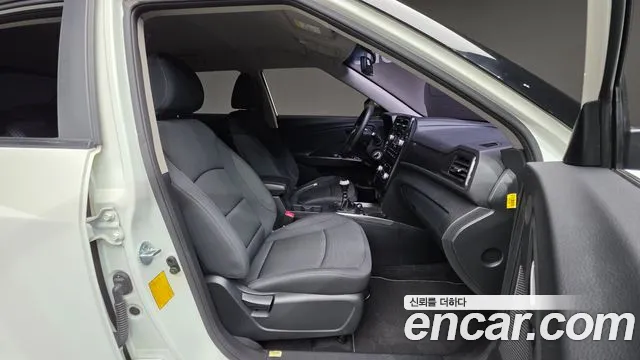 SsangYong Tivoli 2021 thumb 10