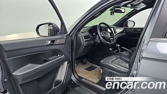 SsangYong Rexton 2022 thumb 11