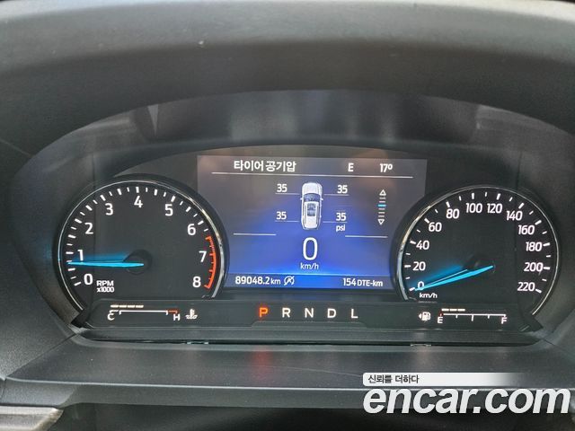 Ford Explorer 2021 thumb 8