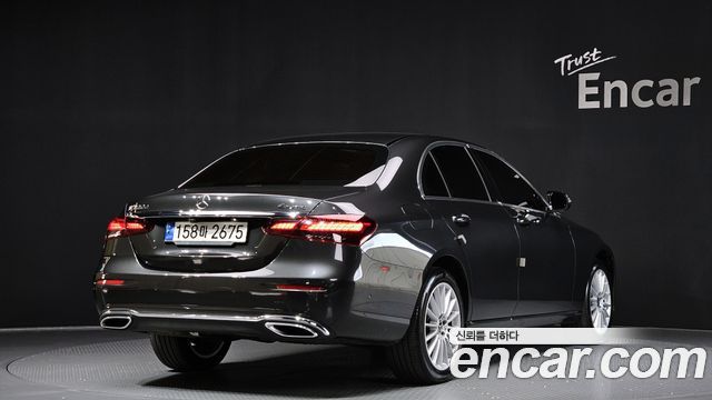 Mercedes-Benz E-Class 2021 thumb 3