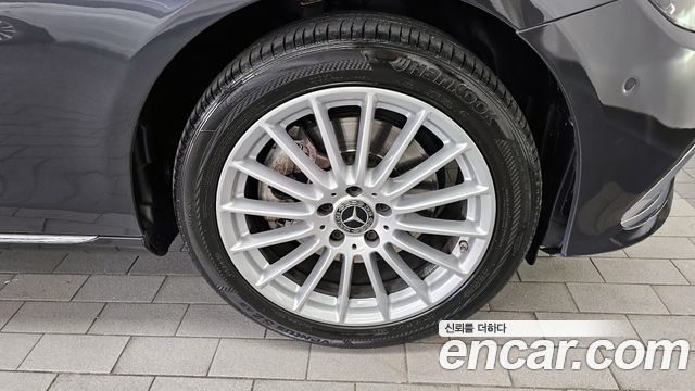 Mercedes-Benz E-Class 2021 thumb 6